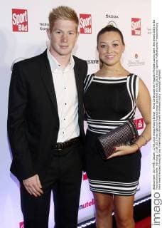 Kevin De Bruyne mit Freundin Michele Lacroix beim Bild Award 2015 in der Fischauktionshalle. Hamburg, 17.08.2015 Foto:xgbrcix xFuturexImage
