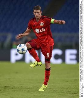 FUSSBALL CHAMPIONS LEAGUE SAISON 2015 2016 QUALIFIKATION Lazio Rom - Bayer 04 Leverkusen 18.08.2015 Lars Bender (Bayer 04 Leverkusen) am Ball 