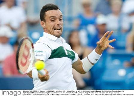 Aktuell Tennis, ATP in Cincinnati, Federer besiegt Bautista-Agut Roberto Bautista Agut (Spain) hits a forehand during the second round of The Western & Southern Open, August 18th, 2015 in Mason, OH. Roger Federer (Switzerland) defeated Agut 6-4, 6-4. TENNIS: AUG 18 Western & Southern Open in Cincinnatti Icon150818003 EDITORIAL USE ONLY