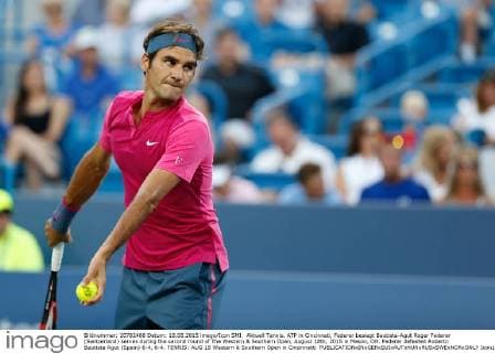 Aktuell Tennis, ATP in Cincinnati, Federer besiegt Bautista-Agut Roger Federer (Switzerland) serves during the second round of The Western & Southern Open, August 18th, 2015 in Mason, OH. Federer defeated Roberto Bautista Agut (Spain) 6-4, 6-4. TENNIS: AUG 18 Western & Southern Open in Cincinnatti Icon150818004 EDITORIAL USE ONLY