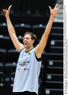 Basketball Training der A-Nationalmannschaft am 19.08.2015 in der Wilhelmsburger InselPark Arena in Hamburg Jubel bei Dirk Nowitzki ( Deutschland ) xPBJPGx