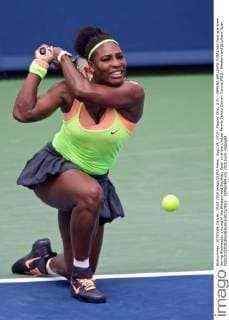 Aug. 19, 2015 - Mason, Ohio, U.S. - SERENA WILLIAMS (USA) hits from one knee during Wednesday s round of the Western and Southern Open at at the Lindner Family Tennis Center. Tennis 2015 - Western and Southern Open - ZUMAs304