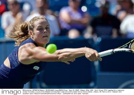 Aug. 20, 2015 - Mason, Ohio, USA - Karin Knapp (ITA) reaches for a wide shot during Thursday s round of the Western and Southern Open at at the Lindner Family Tennis Center , Mason, Oh. Tennis 2015 - Western And Southern Open - ZUMAs304