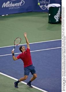 Aug. 21, 2015 - Mason, Ohio, USA - Roger Federer (SUI) serves during Friday s quarterfinal round of the Western and Southern Open at at the Lindner Family Tennis Center , Mason, Oh. Tennis 2015 - Western And Southern Open - ZUMAs304