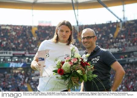 Alex Meier wird ausgezeichnet - Eintracht Frankfurt vs. FC Augsburg, Commerzbank Arena