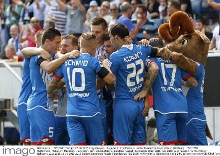 Torjubel 1:0 Hoffenheim, mitte Torschütze Kevin Volland (Hoffenh) . TSG 1899 Hoffenheim-FC Bayern München. . Sinsheim, GER, 22.08.2015, 2. Spieltag Fussball-Bundesliga 2015-2016.