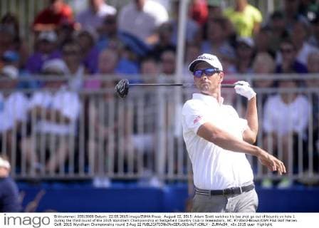 August 22, 2015: Adam Scott watches his tee shot go out of bounds on hole 1 during the third round of the 2015 Wyndham Championship at Sedgefield Country Club in Greensboro, NC. PJ Ward-Brown CSM PGA Golf Herren Golf: 2015 Wyndham Championship round 3 Aug 22 - ZUMAc04_