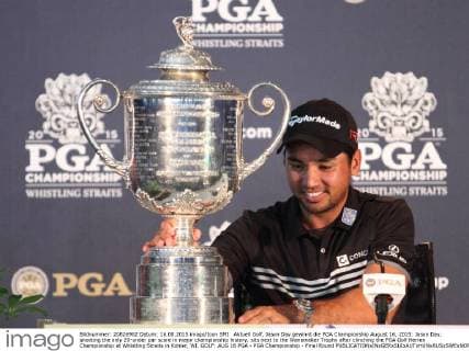 Aktuell Golf, Jason Day gewinnt die PGA Championship August 16, 2015: Jason Day, shooting the only 20-under par score in major championship history, sits next to the Wanamaker Trophy after clinching the PGA Golf Herren Championship at Whistling Straits in Kohler, WI. GOLF: AUG 16 PGA - PGA Championship - Final Round Icon150816010 EDITORIAL USE ONLY