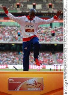 Aktuell Leichtathletik, WM in Peking, Siegerehrung - Mo Farah holt Gold Ã¼ber 10000m BEIJING, CHINA. AUGUST 23, 2015. Gold medalist, Mohamed Mo Farah of Great Britain at an awards ceremony for the men s 10000m final on Day 1 of the 15th IAAF World Championships in Athletics at the National Stadium. Vladimir Smirnov TASS  TS00B1E7