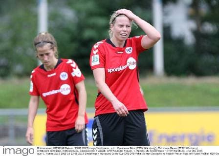 v.li.: Constanze Böck (ETSV Würzburg), Christiane Bauer (ETSV Würzburg) enttäuscht schauend, Enttäuschung, disappointed, Fussball, DFB-Pokal der Frauen, 1. Runde, VfL Sindelfingen - ETSV Würzburg, xfsx