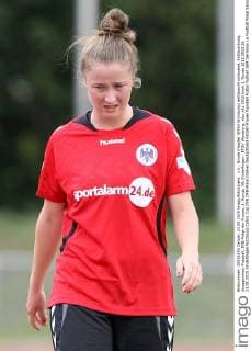 v.li.: Nicole Kreußer (ETSV Würzburg) enttäuscht schauend, Enttäuschung, disappointed, Fussball, DFB-Pokal der Frauen, 1. Runde, VfL Sindelfingen - ETSV Würzburg, xfsx