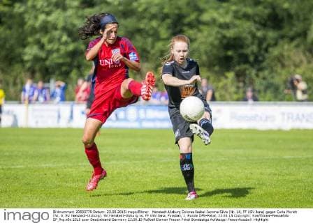 Henstedt-Ulzburg Dolores Isabel Jacome Silva (Nr. 14, FF USV Jena) gegen Carla Morich (Nr. 8, SV Henstedt-Ulzburg). SV Henstedt-Ulzburg vs. FF USV Jena, Fussball, 1. Runde DFB-Pokal, 23.08.15 Copyright: Koe Eibner-Pressefoto EP_fkg