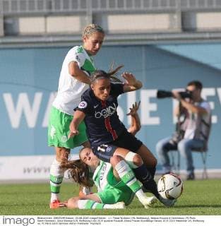 v.l. Tesse Wullaert (VfL Wolfsburg), Jessica Houara-d Hommeaux (FC Paris Saint-Germain), Anna Blaesse (VfL Wolfsburg)