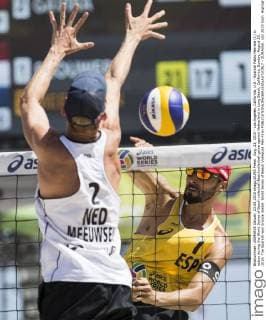 Aug. 23, 2015 - Los Angeles, California, U.S - Spanish Pablo Herrera (1) in action during the World Series of Beach volleyball Beachvolleyball game against Netherland in Long Beach, California, Sunday, August 23, 2015. The Spanish won bronze medal. World Series of Beach Volleyball Men Final - ZUMAc68_