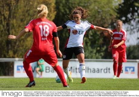 23.08.2015 xcex Deutschland, Niederkirchen, Fussball, DFB Pokal der Frauen, Frauenfussball 1. FFC Niederkirchen gegen Bayer 04 Leverkusen Ramona Petzelberger (Bayer Leverkusen)