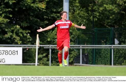 23.08.2015 xcex Deutschland, Niederkirchen, Fussball, DFB Pokal der Frauen, Frauenfussball 1. FFC Niederkirchen gegen Bayer 04 Leverkusen Torschütze Silvana Arcangioli (FFC Niederkirchen) bejubelt ihren Treffer Foto: A2 Hartenfelser