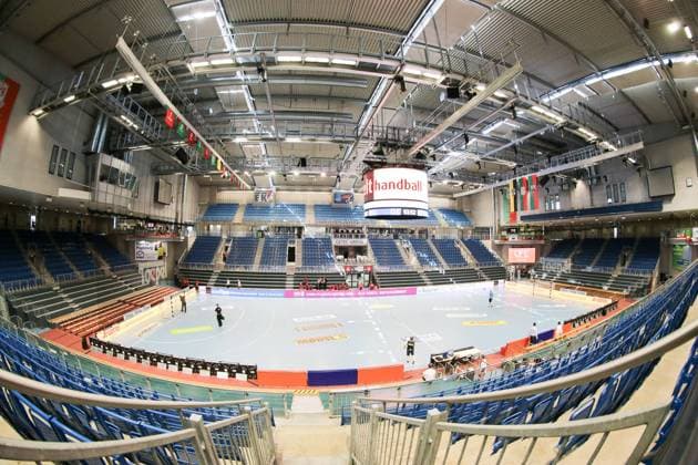 Magdeburg Die GETEC-Arena in Magdeburg mit dem neuen Video-System vor dem Spiel des SC Magdeburg gegen den Bergischen HC SC Magdeburg - Bergischer HC, Handball, Bundesliga, Spieltag 1, 23.08.2015 , Copyright: Deutzmann Eibner-Pressefoto EP_CDN