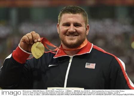 (150824) -- BEIJING, Aug 23,2015 -- Gold medalist Joe Kovacs of the United States poses for photo during the awarding ceremony of the men s shot put at the 2015 IAAF World Athletics Championships in Beijing, capital of China, on Aug. 23, 2015. ) (SP)CHINA-BEIJING-2015 IAAF WORLD CHAMPIONSHIPS-MEN S SHOT PUT AWARDING CEREMONY (CN) GongxLei 