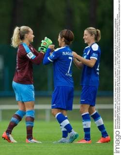 Fussball DFL 1.Bundesliga Damen 25.08.2015 Waldstadion Ludwigsfelde Freundschaftsspiel Testspiel 1 FFC Turbine Potsdam geg Paris St Germain 1 : 1 vlnr TW Lisa SCHMITZ 1 Turbine Asano NAGASATO 7 Turbine Bianca SCHMIDT 20 Turbine