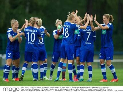 Fussball DFL 1.Bundesliga Damen 25.08.2015 Waldstadion Ludwigsfelde Freundschaftsspiel Testspiel 1 FFC Turbine Potsdam geg Paris St Germain 1 : 1 vlnr Tabea KEMME 21 Turbine Patricia HANEBECK 10 Turbine Jolanta SIWINSKA 18 Turbine Asano NAGASATO 7 Turbine Bianca SCHMIDT 20 Turbine