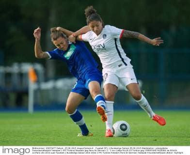 Fussball DFL 1.Bundesliga Damen 25.08.2015 Waldstadion Ludwigsfelde Freundschaftsspiel Testspiel 1 FFC Turbine Potsdam geg Paris St Germain 1 : 1 vlnr Lidija KULIS 23 Turbine geg CHRISTANE ROZEIRA de SOUZA 10 Paris