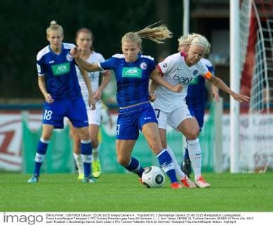 Fussball DFL 1.Bundesliga Damen 25.08.2015 Waldstadion Ludwigsfelde Freundschaftsspiel Testspiel 1 FFC Turbine Potsdam geg Paris St Germain 1 : 1 vlnr Tabea KEMME 21 Turbine Caroline SEGER 27 Paris
