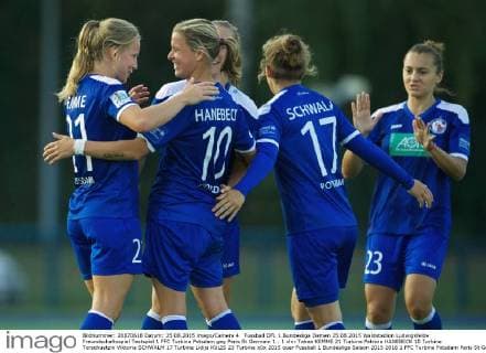 Fussball DFL 1.Bundesliga Damen 25.08.2015 Waldstadion Ludwigsfelde Freundschaftsspiel Testspiel 1 FFC Turbine Potsdam geg Paris St Germain 1 : 1 vlnr Tabea KEMME 21 Turbine Patricia HANEBECK 10 Turbine Torschuetzin Viktoria SCHWALM 17 Turbine Lidija KULIS 23 Turbine
