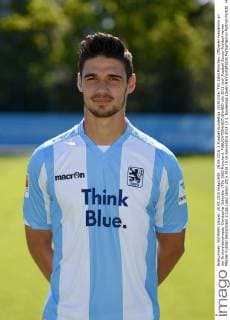 25.08.2015, 2.Fussball Bundesliga 2015 2016: TSV 1860 München, Offizieller Fototermin an der Grünwalderstrasse. Christopher Schindler (TSV 1860 München). 