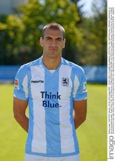 25.08.2015, 2.Fussball Bundesliga 2015 2016: TSV 1860 München, Offizieller Fototermin an der Grünwalderstrasse. Fejsal Mulic (TSV 1860 München) 