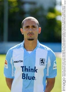 25.08.2015, 2.Fussball Bundesliga 2015 2016: TSV 1860 München, Offizieller Fototermin an der Grünwalderstrasse. Daylon Claasen (TSV 1860 München). 