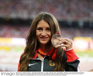 Beijing, IAAF, Leichtathletik, athletics, Track and Field, World athletics Championships 2015 in Beijing, Leichtathletik WM 2015, 22-30.08.2015, National Stadium Beijing, Gesa Felicitas Krause 3000m Hindernis Frauen, Siegerehrung Bronzemedaille