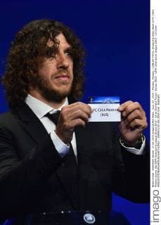 Aug. 27, 2015 - Monaco, Monaco - CARLES PUYOL shows the draw result of FC CSKA Moskva during the UEFA Champions League Draws 2015 - 16 at Grimaldi Forum. Soccer 2015 - UEFA Champions League 2015 - 16 Draw  - ZUMAm119