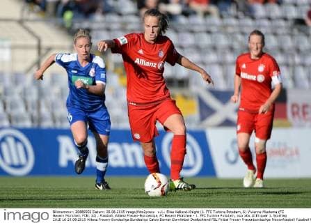 v.li.: Elise Kellond-Knight (1. FFC Turbine Potsdam, 6) Vivianne Miedema (FC Bayern München, FCB, 10) , Fussball, Allianz Frauen-Bundesliga, FC Bayern München - 1. FFC Turbine Potsdam, xslx