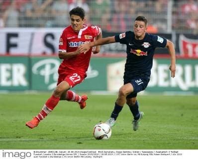 Eroll Zejnullahu, Diego Demme Aktion Spielszene Zweikampf Fußball Fussball zweite 2.Bundesliga Herren DFL Saison 2015 2016 28.08.2015 1.FC Union Berlin vs. RB Leipzig RBL Rasen Ballsport