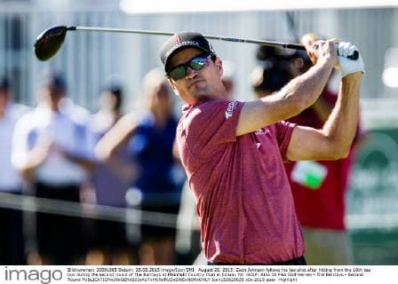 August 28, 2015: Zach Johnson follows his tee shot after hitting from the 16th tee box during the second round of The Barclays at Plainfield Country Club in Edison, NJ. GOLF: AUG 28 PGA Golf Herren - The Barclays - Second Round Icon150828035 EDITORIAL USE ONLY