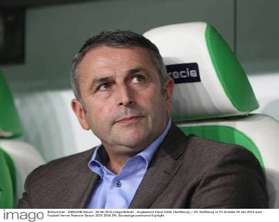 Angespannt Klaus Allofs (Wolfsburg) VfL Wolfsburg vs FC Schalke 04