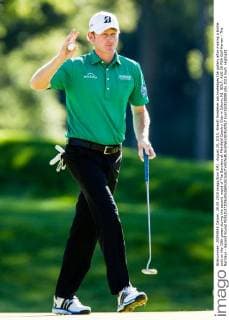 August 28, 2015: Brandt Snedeker acknowledges the gallery after making a birdie putt on the 15th green during the second round of The Barclays at Plainfield Country Club in Edison, NJ. GOLF: AUG 28 PGA Golf Herren - The Barclays - Second Round Icon150828008 EDITORIAL USE ONLY