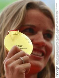 BEIJING, CHINA. AUGUST 29, 2015. Gold medalist Dafne Schippers of the Netherlands poses at a victory ceremony for the women s 200m final at the 15th IAAF World Championships in Athletics. Vladimir Smirnov TASS  TS00BD29