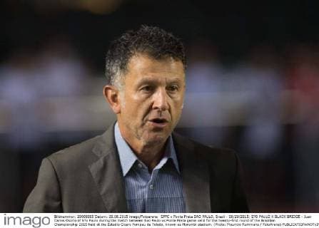 SPFC x Ponte Preta SAO PAULO, Brazil - 08 29 2015: S?O PAULO X BLACK BRIDGE - Juan Carlos Osorio of S?o Paulo during the match between Sao Paulo vs Ponte Preta game valid for the twenty-first round of the Brazilian Championship 2015 held at the Estadio Cicero Pompeu de Toledo, known as Morumbi stadium. (Photo: Mauricio Rummens FotoArena)  Maur?cioxRummens