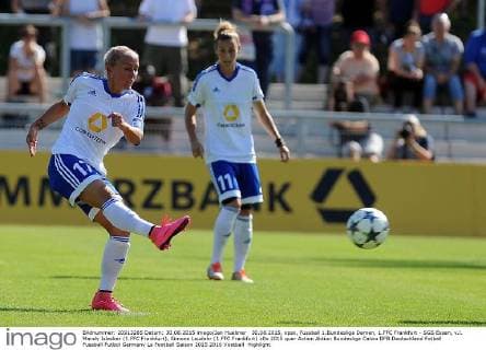 30.08.2015, xpsx, Fussball 1.Bundesliga Damen, 1.FFC Frankfurt - SGS Essen, v.l. Mandy Islacker (1.FFC Frankfurt), Simone Laudehr (1.FFC Frankfurt)