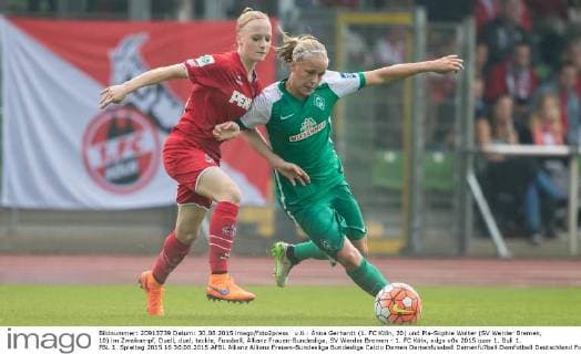 v.li.: Anna Gerhardt (1. FC Köln, 20) und Pia-Sophie Wolter (SV Werder Bremen, 10) im Zweikampf, Duell, duel, tackle, Fussball, Allianz Frauen-Bundesliga, SV Werder Bremen - 1. FC Köln, xdgx