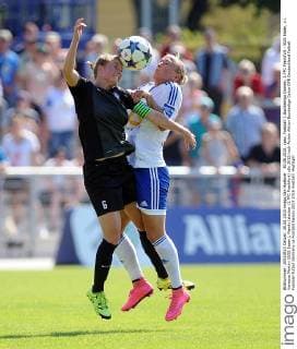 30.08.2015, xpsx, Fussball 1.Bundesliga Damen, 1.FFC Frankfurt - SGS Essen, v.l. Vanessa Martini (SGS Essen), Mandy Islacker (1.FFC Frankfurt)