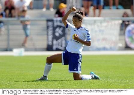 30.08.2015, xpsx, Fussball 1.Bundesliga Damen, 1.FFC Frankfurt - SGS Essen, v.l. Torjubel zum 1:0 fuer Frankfurt Torschuetzin Yuki Ogimi (1.FFC Frankfurt)