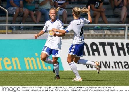 v.li.: Torschützin Isabelle Linden (Bella Linden, Frankfurt, 23) jubelt mit Kathrin-Julia Hendrich (Kathi Hendrich, Frankfurt, 4) über das Tor zum 2:0 Endstand, Jubel, Torjubel, Torerfolg, celebrate the goal, goal, celebration, Jubel ueber das Tor, optimistisch, Action, Aktion, Fussball, Allianz Frauen-Bundesliga, 1. FFC Frankfurt - SGS Essen, xozx