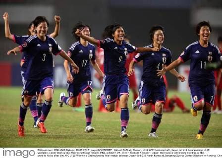 Aktuell Fußball, Damen, U 19 AFC Meisterschaft, Japan ist U19 Asienmeister U-19 Women s Japan team group Mannschaftsbild Totale (JPN), AUGUST 29, 2015 - Football Soccer : Japan team group celebrates winning by the penalty kicks after the AFC U-19 Women s Championship final match between Japan 0(4-2)0 North Korea at Jiangning Sports Center Stadium in Nanjing, China. NOxTHIRDxPARTYxSALES.  (heia000608)
