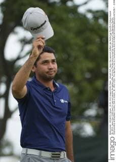 Aktuell Golf, Jason Day gewinnt Auftakt der FedExCup-Playoffs in Edison August 30, 2015: Jason Day (AUS) tips his cap and salutes the gallery after winning The Barclays during the fourth round of The Barclays Fed Ex Championship at Plainfield Country Club in Edison, NJ. GOLF 2015: The Barclays Fed Ex Championship AUG 30 - ZUMAc04_