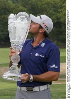 August 30, 2015: Jason Day (AUS) kisses The Barclays Trophy during the celebration after the fourth round of The Barclays Fed Ex Championship at Plainfield Country Club in Edison, NJ. GOLF 2015: The Barclays Fed Ex Championship AUG 30 - ZUMAc04_