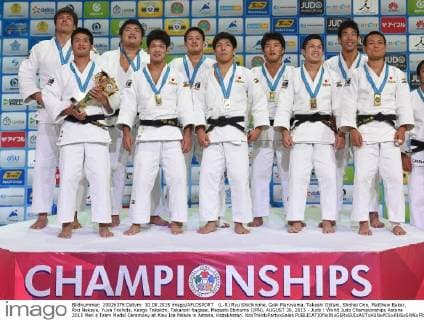 (L-R) Ryu Shichinohe, Goki Maruyama, Takeshi Ojitani, Shohei Ono, Matthew Baker, Riki Nakaya, Yuya Yoshida, Kengo Takaichi, Takanori Nagase, Masashi Ebinuma (JPN), AUGUST 30, 2015 - Judo : World Judo Championships Astana 2015 Men s Team Medal Ceremony at Alau Ice Palace in Astana, Kazakhstan. NoxThirdxPartyxSales  (dlra009173)