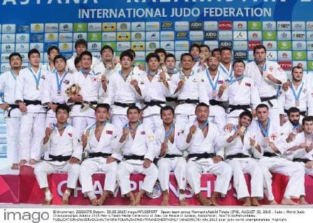Japan team group Mannschaftsbild Totale (JPN), AUGUST 30, 2015 - Judo : World Judo Championships Astana 2015 Men s Team Medal Ceremony at Alau Ice Palace in Astana, Kazakhstan. NoxThirdxPartyxSales  (dlra009176)