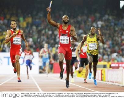 U.S. wins men s 4x400 meter relay at world championships LaShawn Merritt (C) of the United States crosses the finish line in the men s 4x400 meter relay final at the World Athletics Championships in Beijing on Aug. 30, 2015. The team won gold, extending the nation s winning streak to six world titles. 